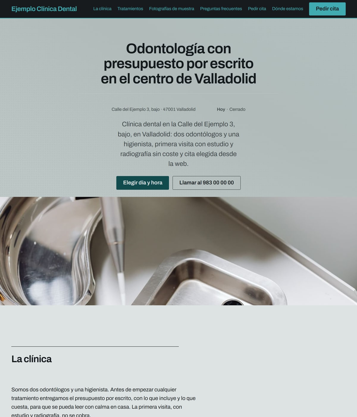Portada de la web de ejemplo de una clínica dental: fondo gris verdoso frío, titular sin remates a tres líneas y los botones de elegir día y hora y de llamar.